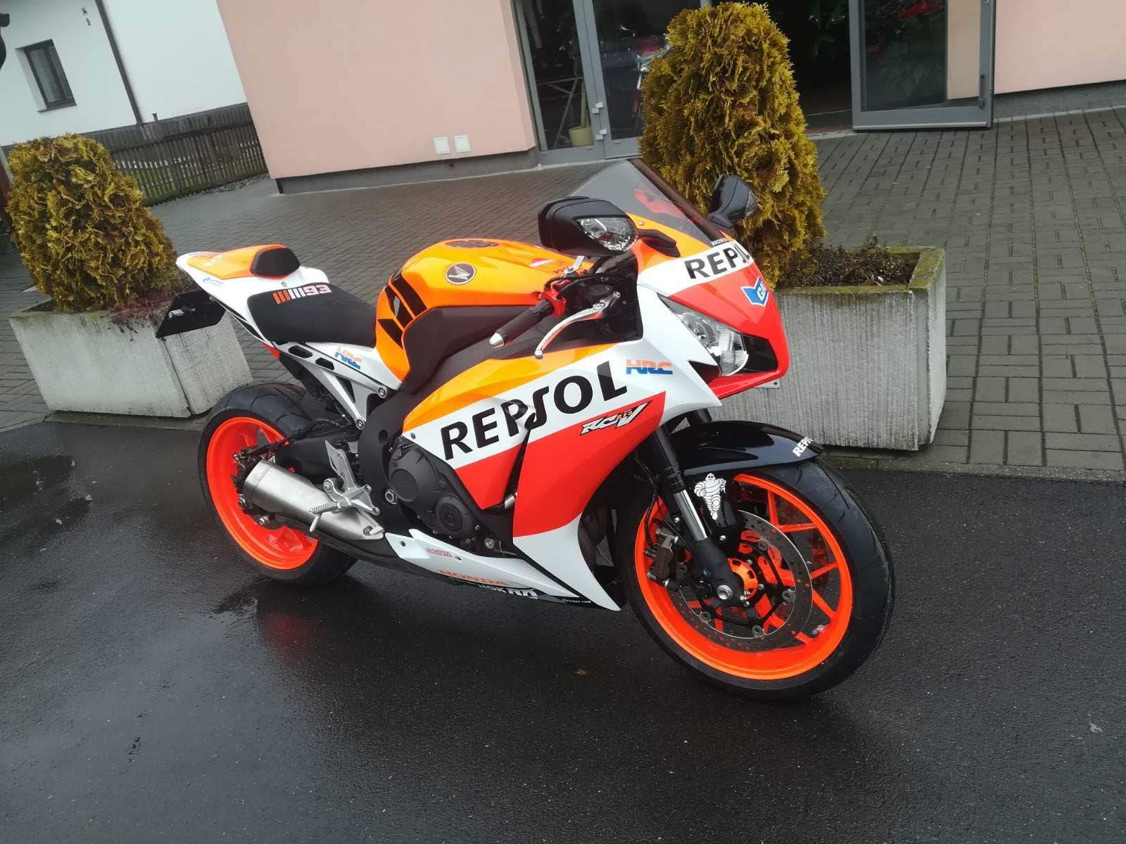 Honda CBR 1000 RR repsol ABS 2013 265 000 Kč TipMoto