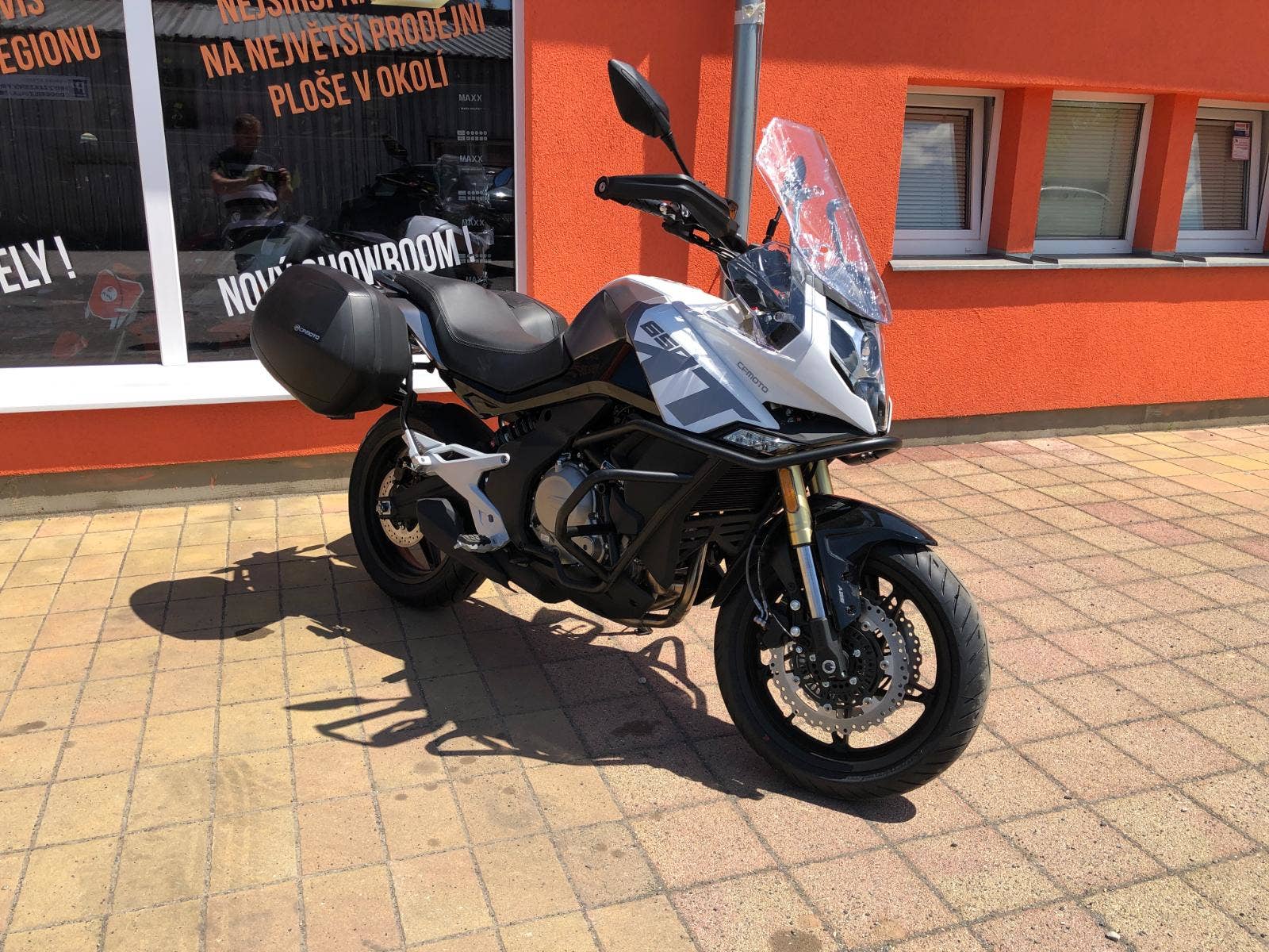 CFMOTO 650 MT Premium NOVÁ 2022 175 990 Kč TipMoto