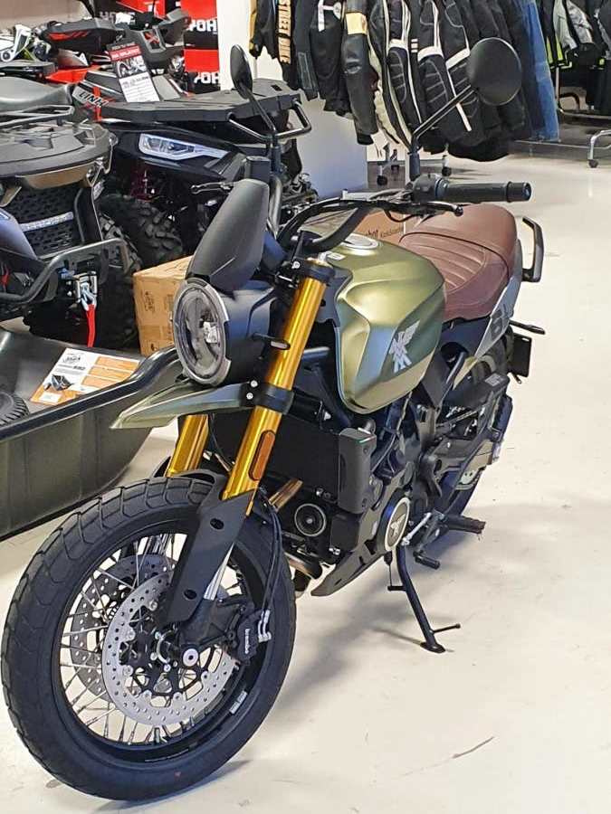 Moto Morini Seiemmezzo Scr Scrambler Akce Nov K