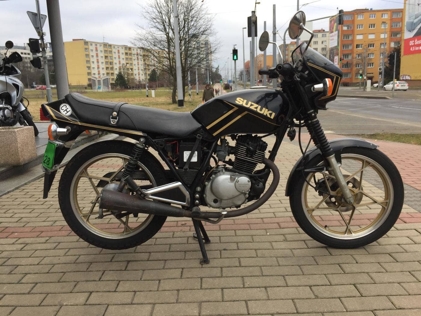 Suzuki gs 125