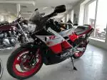 Klikněte pro detailní foto č. 5 - Honda VFR 400 R