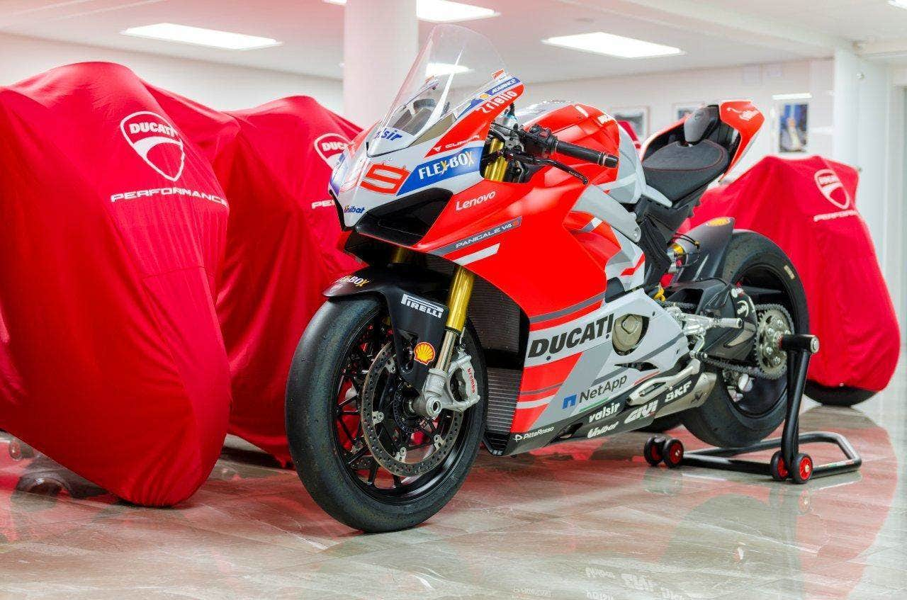 Дукати Corse Panigale