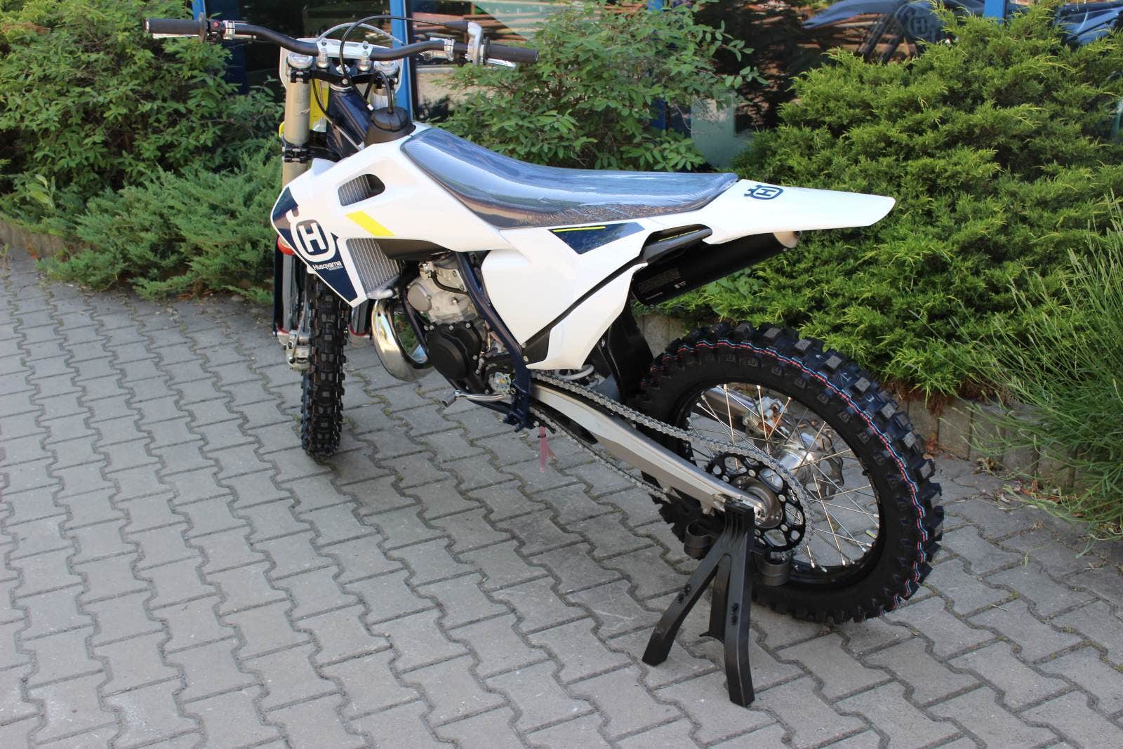 Husqvarna TC 250 2022 (NOVÁ, 2022), 244.900 Kč