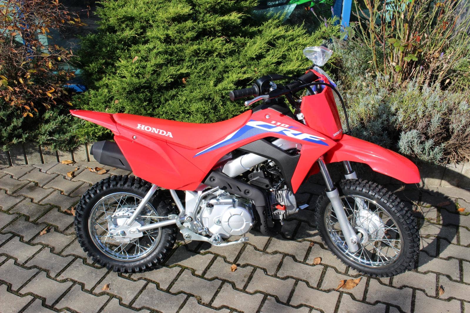 Honda CRF 110 F 2022 SKLADEM (NOVÁ, 2022), 79.500 Kč - TipMoto.com