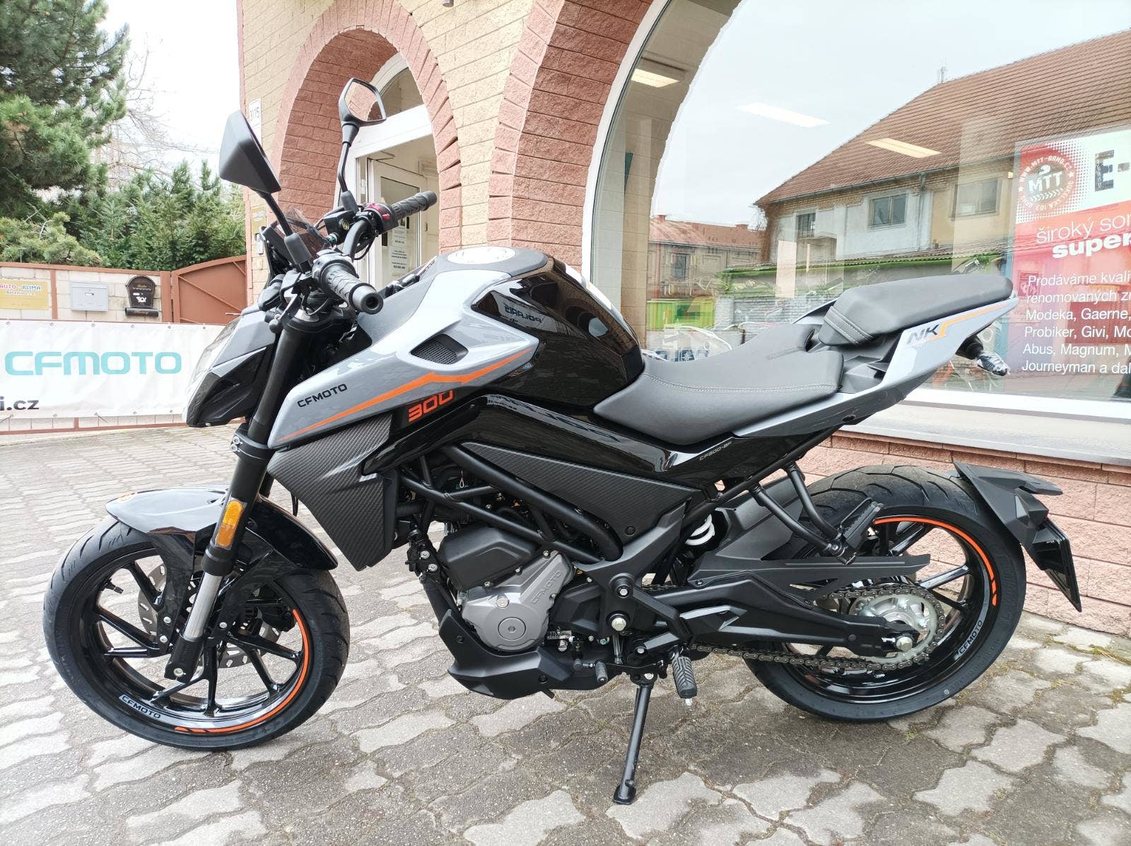 CFMOTO 300 NK (NOVÁ, 2024), 89.990 Kč