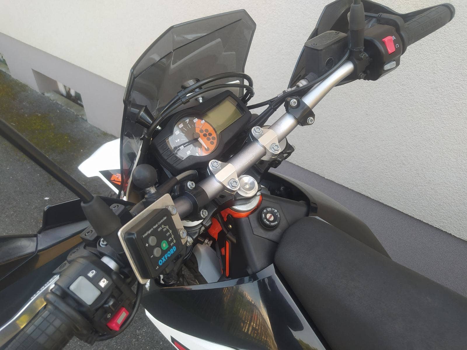 KTM 690 Enduro R ABS (2015), 165.000 Kč - TipMoto.com