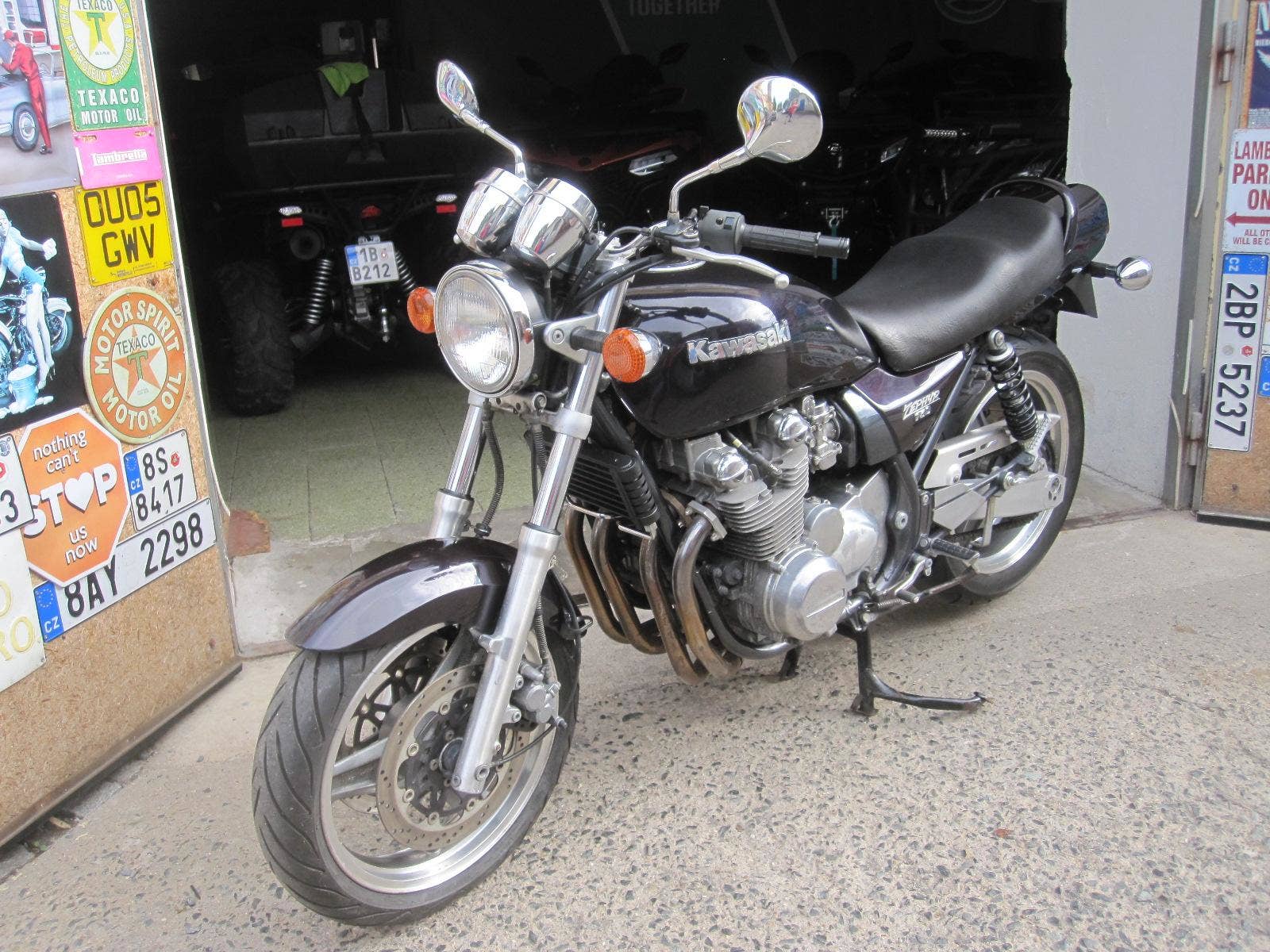 Kawasaki Zephyr 750 vč. Českého TP (1994), 58.800 Kč