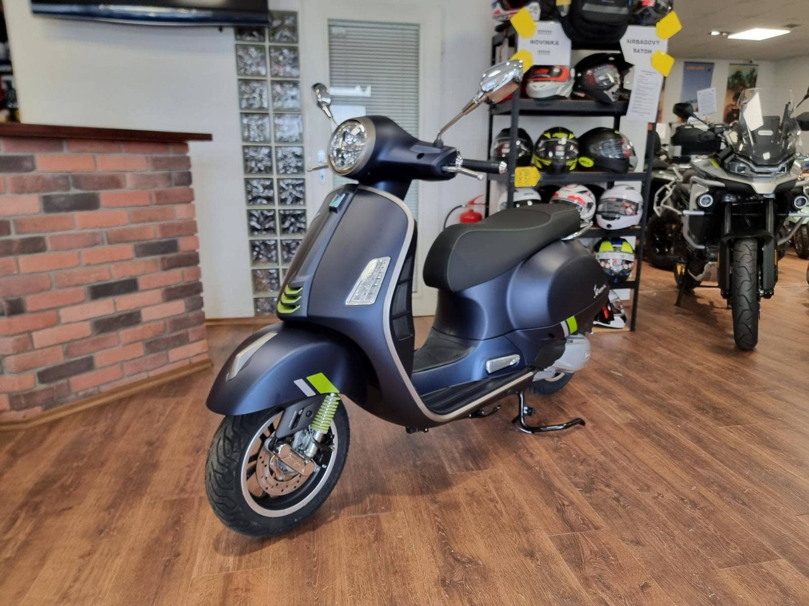 Vespa Gts Supertech Abs E Skladem Ak N Cena Nov