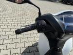 Klikněte pro detailní foto č. 10 - Honda SH 125i ABS s el. kufrem Honda 35L