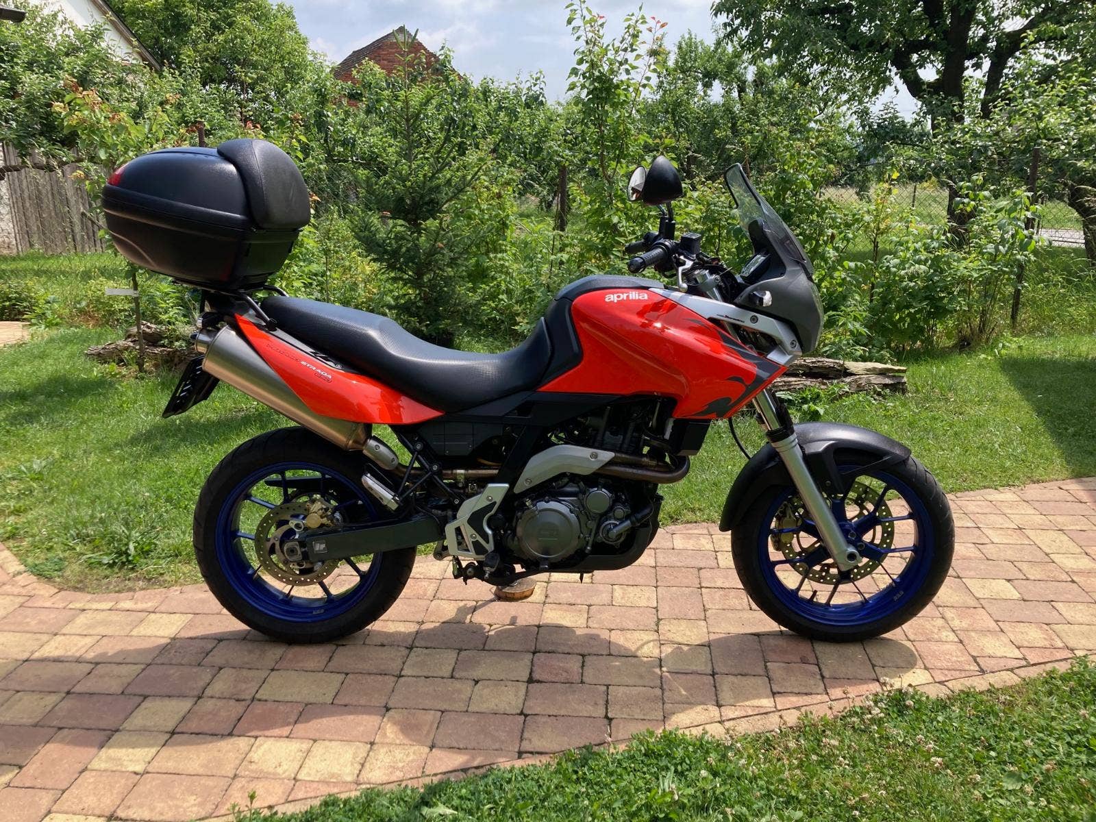 Aprilia Pegaso 650 Strada 2006 67900 Kč