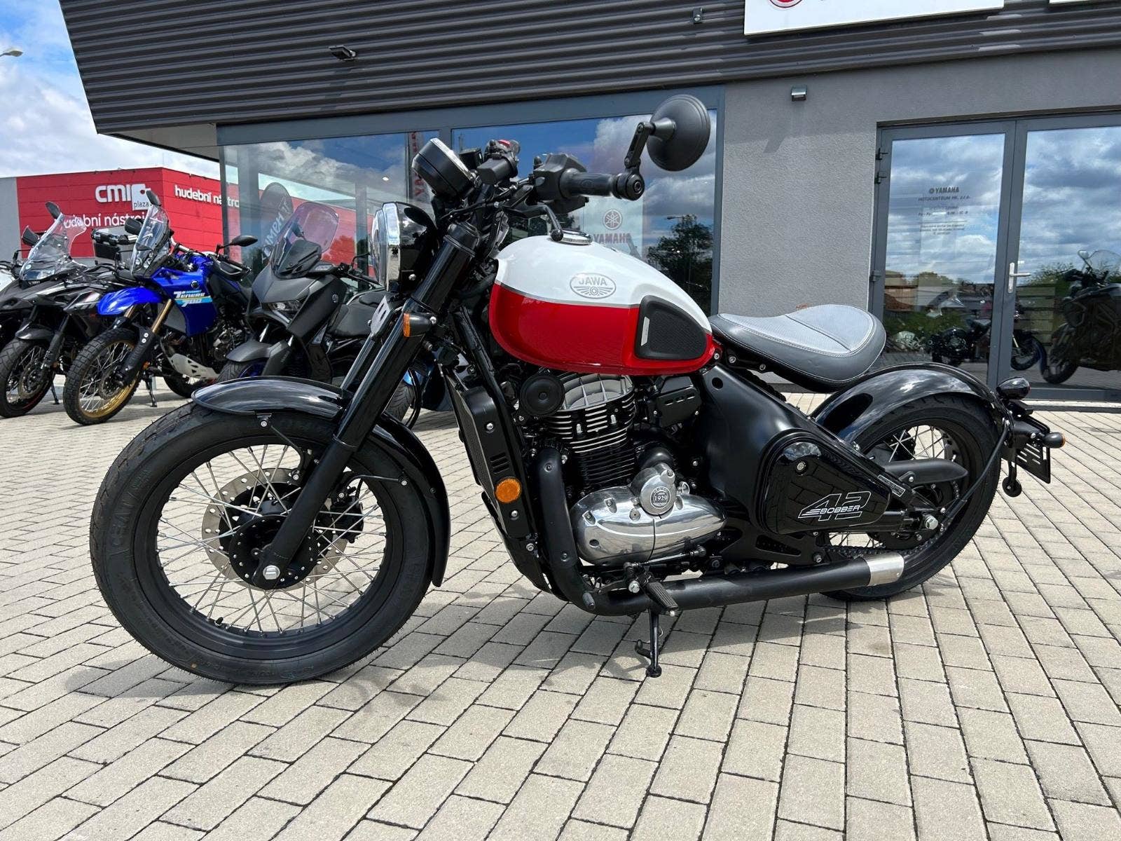 Jawa BOBBER 42 (NOVÁ, 2025), 144.880 Kč - TipMoto.com