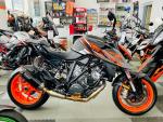 Klikněte pro detailní foto č. 2 - KTM 1290 Super Duke R = AKRAPOVIČ / QUICKSHIFTER+/ VÝBAVA ZA 45.000