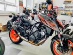 Klikněte pro detailní foto č. 4 - KTM 1290 Super Duke R = AKRAPOVIČ / QUICKSHIFTER+/ VÝBAVA ZA 45.000