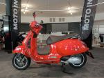 Klikněte pro detailní foto č. 5 - Vespa GTS 300 Super Rosso Coraggioso