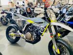 Klikněte pro detailní foto č. 4 - Husqvarna 701 Supermoto = TOP STAV