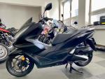 Klikněte pro detailní foto č. 11 - Honda PCX 125 = BEZKLÍČOVÉ ZAPALOVÁNÍ/ STK NA 4 ROKY