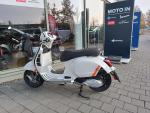 Klikněte pro detailní foto č. 3 - Vespa GTS 300 Super Sport Bianco Innocente