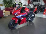 Klikněte pro detailní foto č. 1 - Honda CBR 650 R