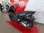 Klikněte pro detailní foto č. 3 - Honda PCX 125 / VARIANTA II - 81.900 + plexi a kufr 35L zdarma