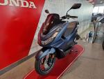 Klikněte pro detailní foto č. 2 - Honda PCX 125 / VARIANTA II - 81.900 + plexi a kufr 35L zdarma