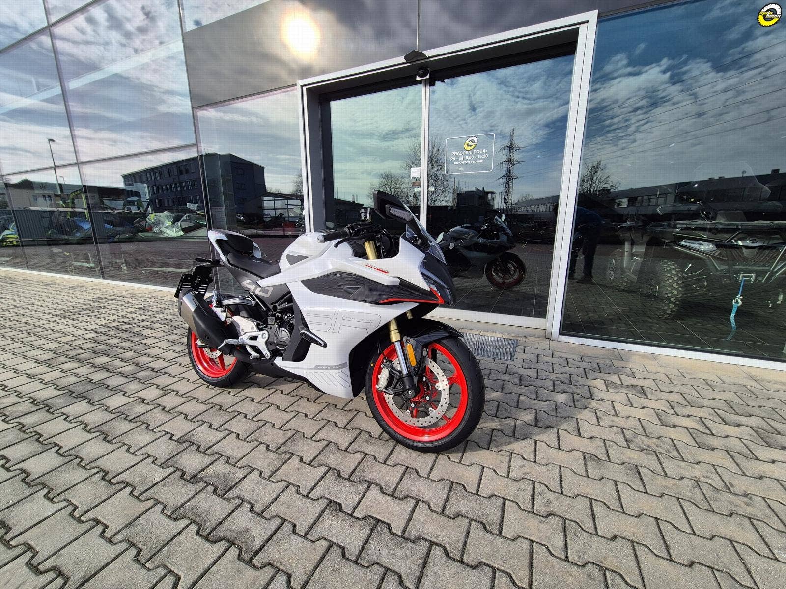CFMOTO 450 SR - AKČNÍ CENA (NOVÁ, 2026), 139.990 Kč - TipM…