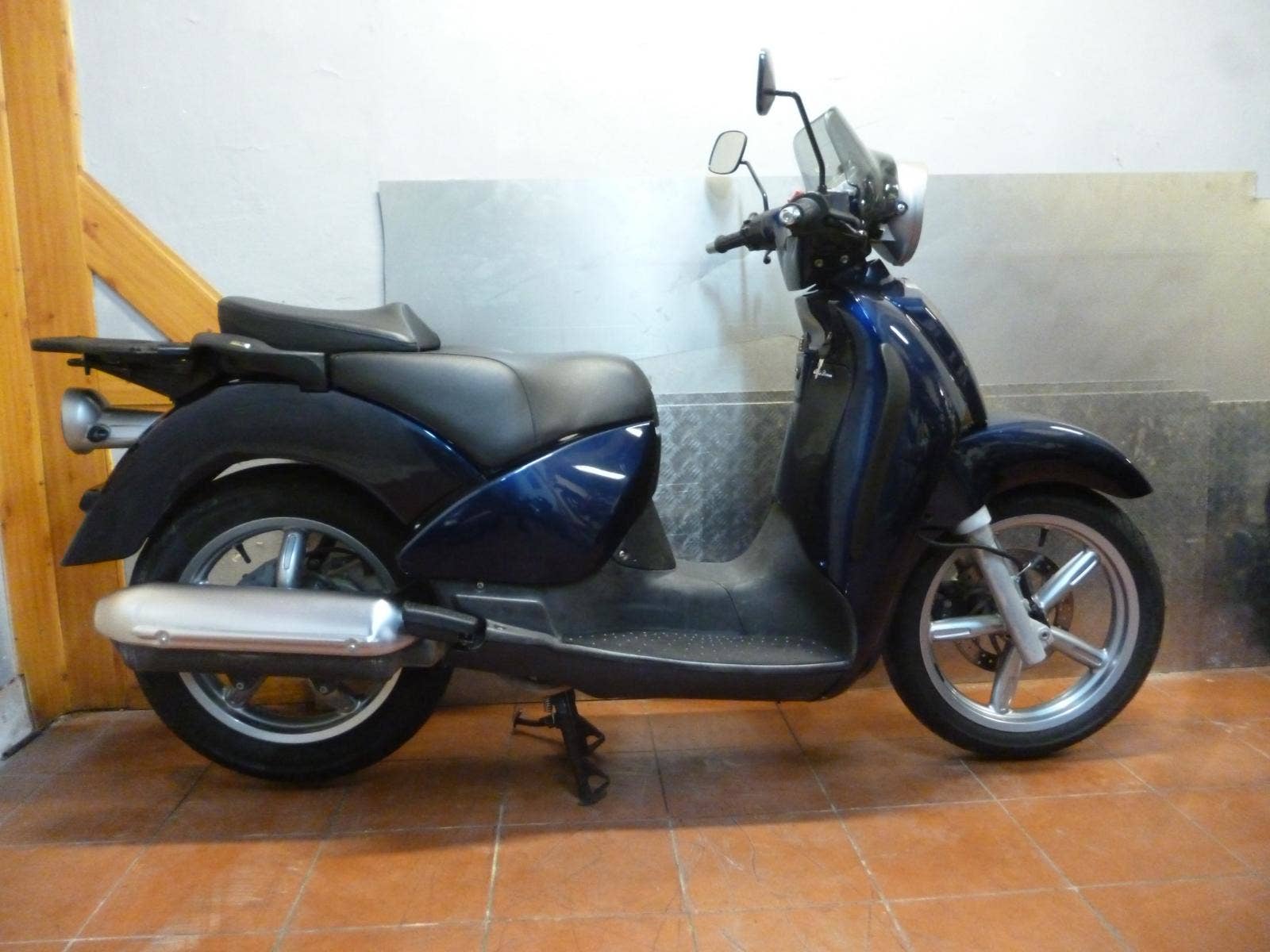 Aprilia 150 Prezzi Scooter Aprilia Scooter 2000 Aprilia Scarabeo