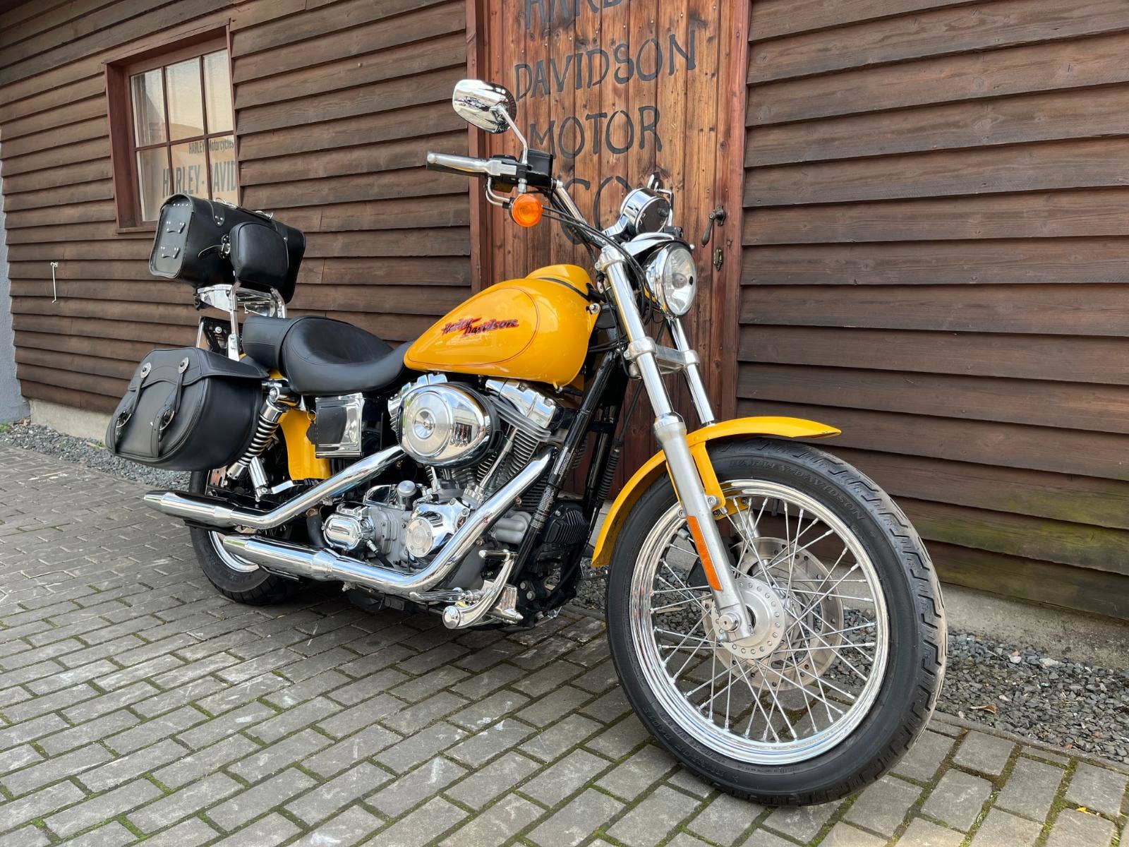 Harley-Davidson FXDC Dyna Super Glide Custom (2005), Kč