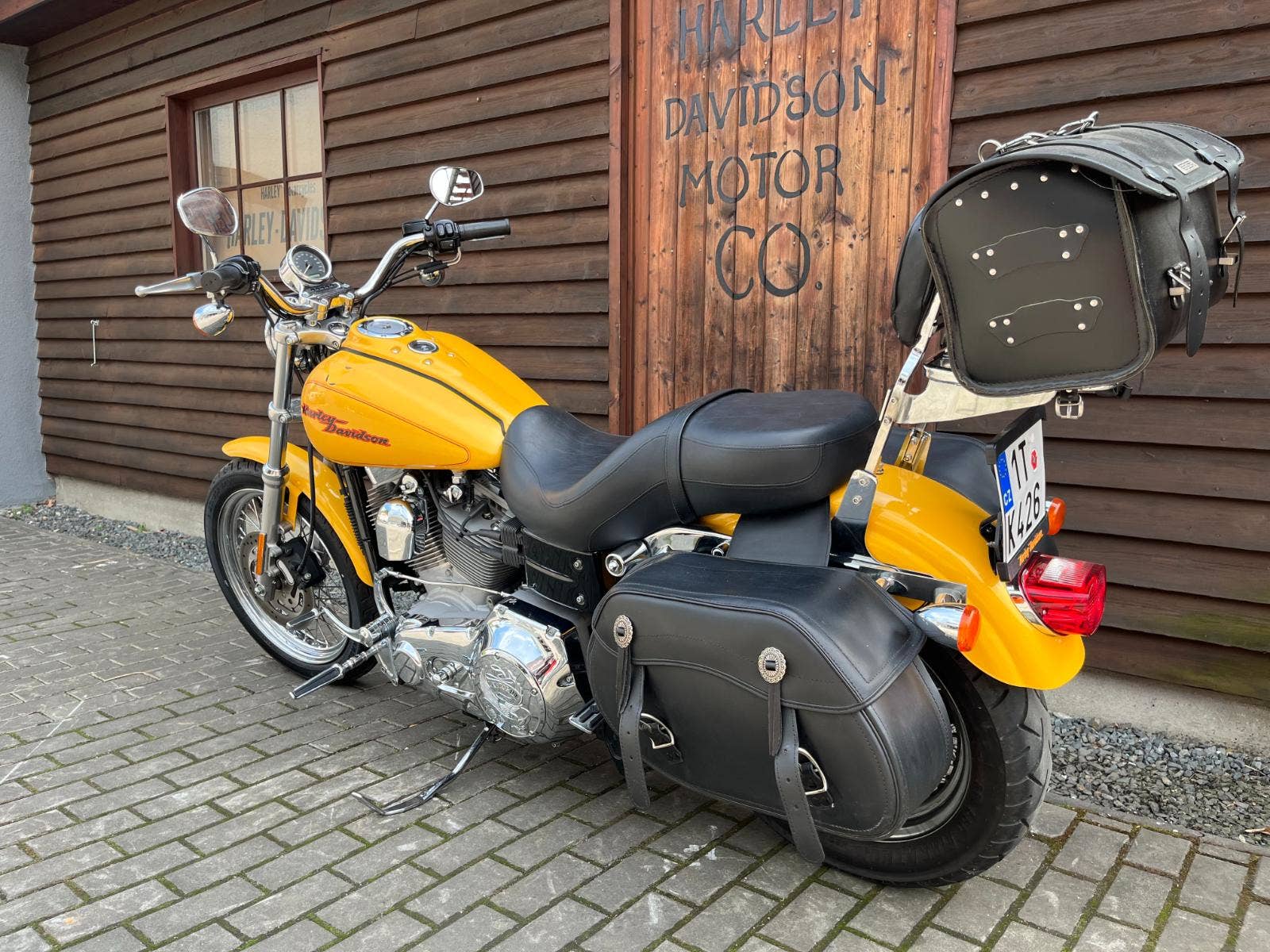 Harley-Davidson FXDC Dyna Super Glide Custom (2005), Kč