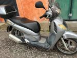 Klikněte pro detailní foto č. 3 - Honda SH 125i (2006) plexi, kufr, dobrá cena
