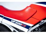 Klikněte pro detailní foto č. 10 - Honda VF 500 F