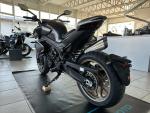 Klikněte pro detailní foto č. 7 - CFMOTO 800 NK Sport Plus - černá/bílá - skladem, HELMA