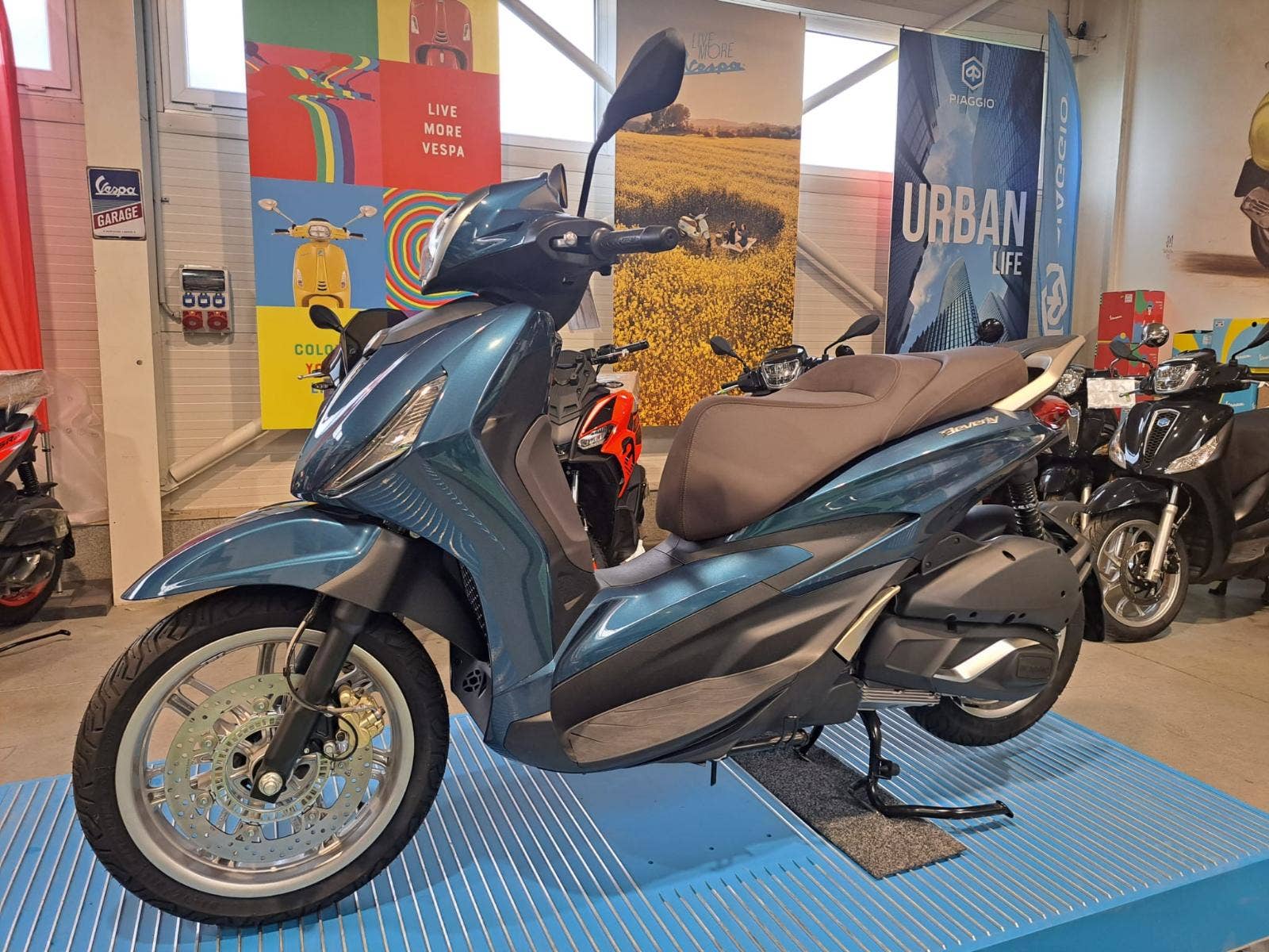 Scooter Piaggio 300 Beverly Vespa Beverly 300 Piaggio Beverly