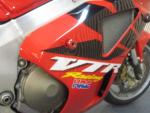 Klikněte pro detailní foto č. 10 - Honda VTR 1000 SP-1