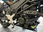 Klikněte pro detailní foto č. 4 - CFMOTO 125 NK - modrá, černá skladem AKCE HELMA