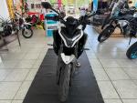 Klikněte pro detailní foto č. 10 - CFMOTO 675 NK bílá, šedá AKCE HELMA