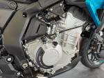 Klikněte pro detailní foto č. 4 - CFMOTO 675 NK bílá, šedá AKCE HELMA