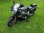 Klikněte pro detailní foto č. 5 - Yamaha FZR 600