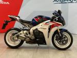 Klikněte pro detailní foto č. 2 - Honda CBR 1000 RR Fireblade