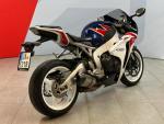 Klikněte pro detailní foto č. 3 - Honda CBR 1000 RR Fireblade