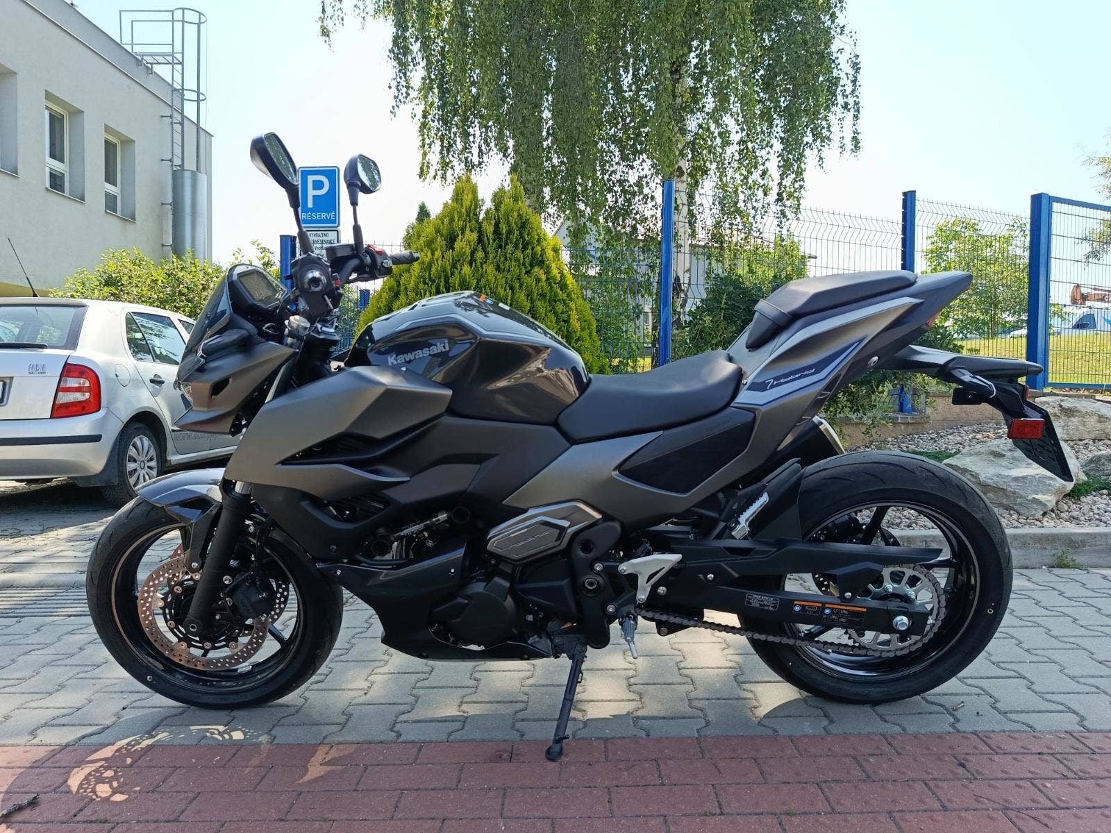 Kawasaki Z7 Hybrid