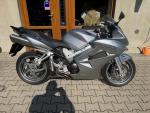 Klikněte pro detailní foto č. 1 - Honda VFR 800