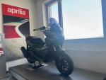 Klikněte pro detailní foto č. 2 - Aprilia SR GT 200