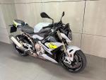 Klikněte pro detailní foto č. 4 - BMW S 1000 R -  AKRAPOVIC / DDC / QUICKSHIFTER /  SUPER CENA