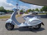 Klikněte pro detailní foto č. 4 - Vespa 946 Snake Azzuro