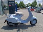 Klikněte pro detailní foto č. 8 - Vespa 946 Snake Azzuro