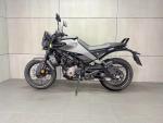 Klikněte pro detailní foto č. 9 - Husqvarna Svartpilen 125 ABS - ČR / 1. MAJ / JEN 1410 KM / SUPER CENA
