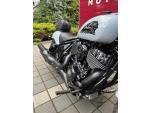 Klikněte pro detailní foto č. 10 - Indian Chief Bobber Dark Horse - Chopper style