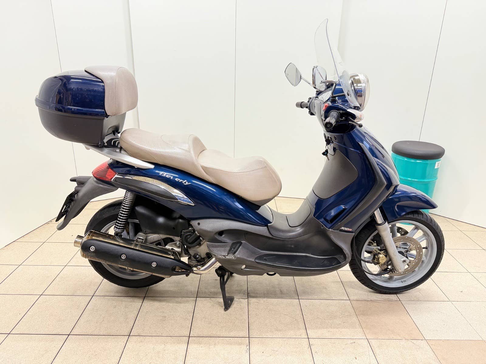 Beverly 500 Beverly 330 Piaggio Piaggio Beverly 500 (2006/8), Kč