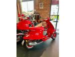 Klikněte pro detailní foto č. 3 - Vespa Primavera 125 RED s kufrem a opěrkou