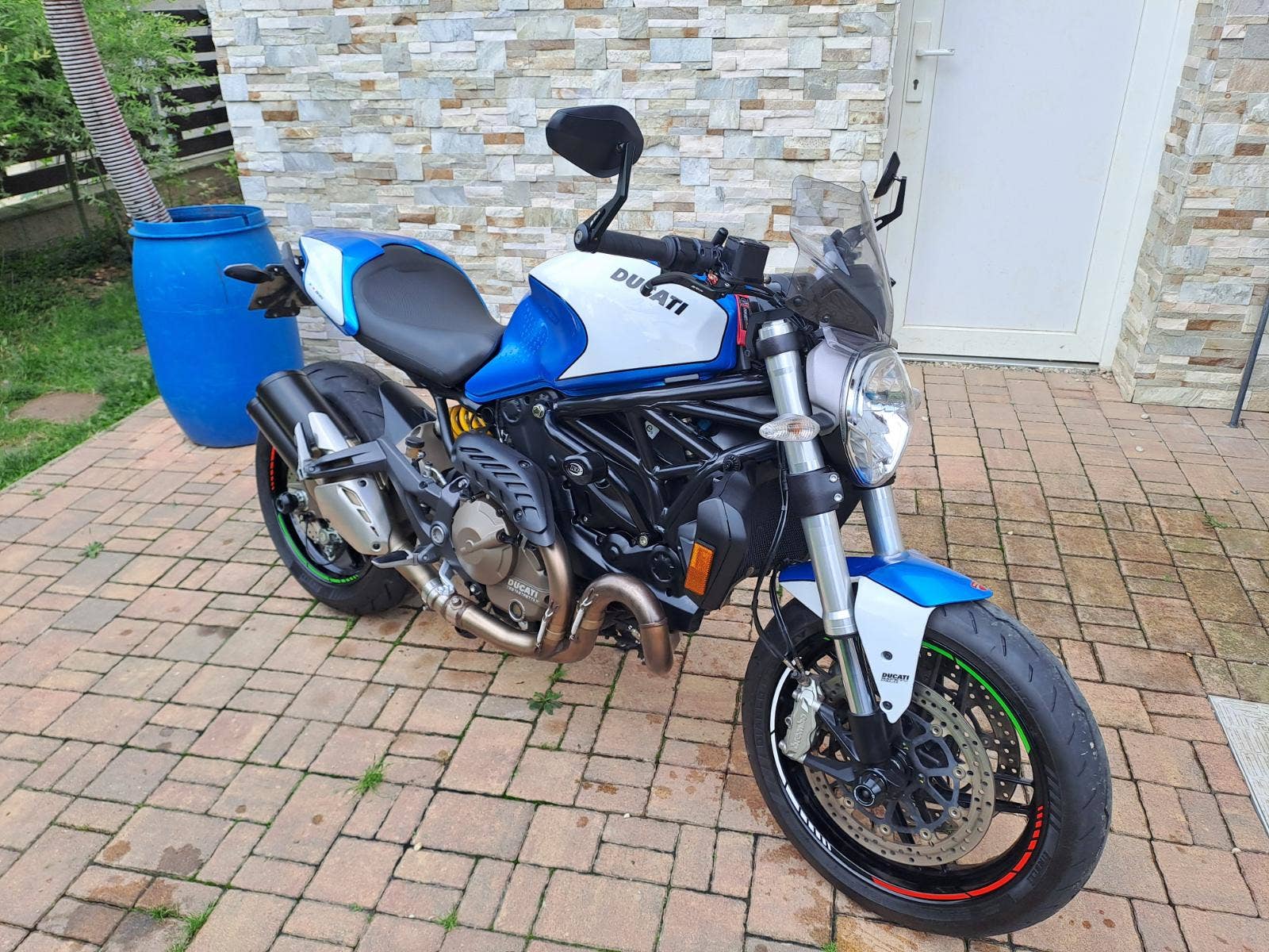Ducati Monster 821 Možné splátky (2017), Kč